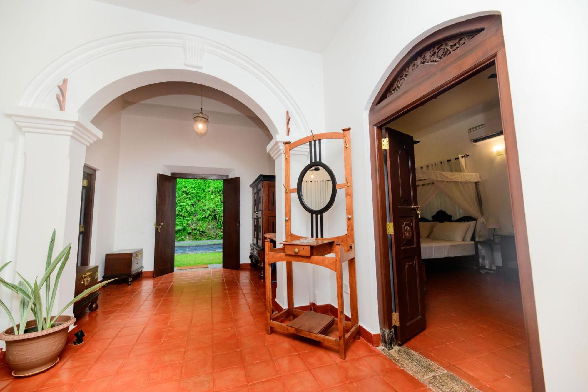 Hill House Villa - Two Bedroom 高尔 外观 照片